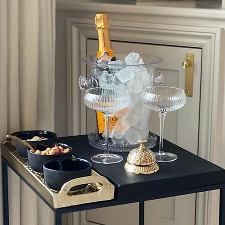Luxury Georgian Apartment - 5 Minute Walk To Spa 바스 외부 사진