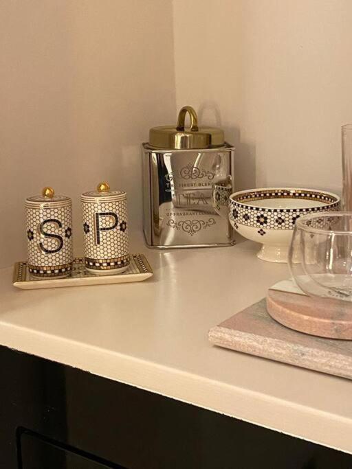 Luxury Georgian Apartment - 5 Minute Walk To Spa 바스 외부 사진