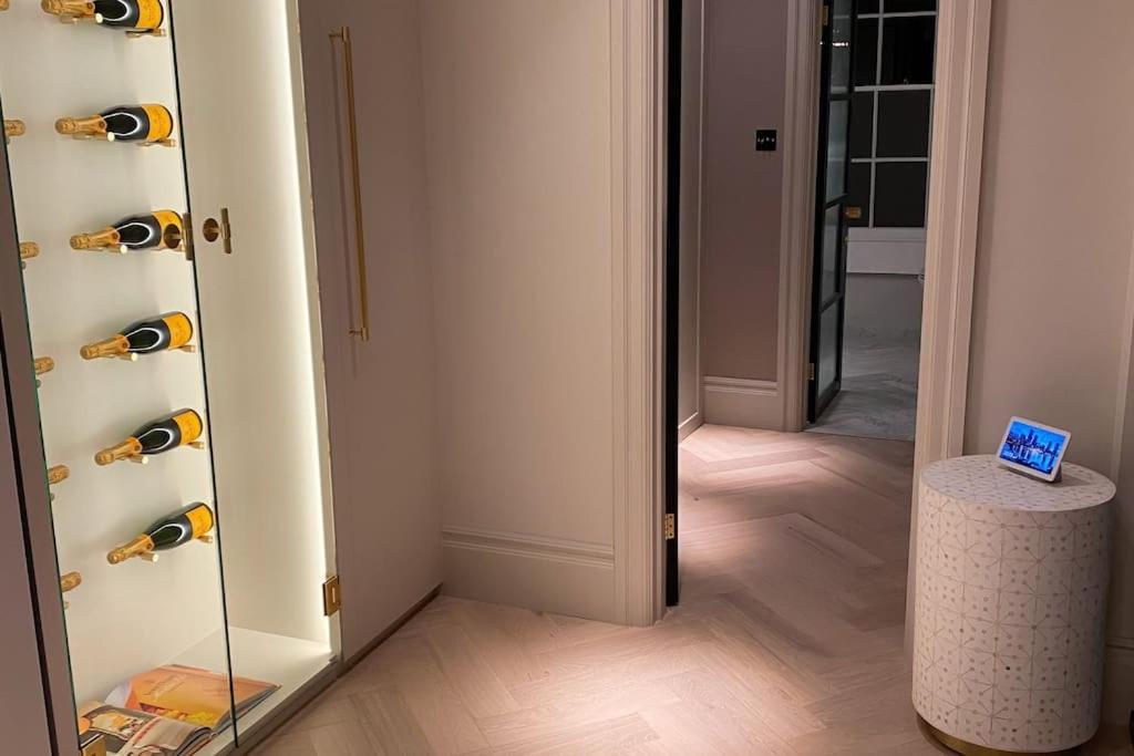 Luxury Georgian Apartment - 5 Minute Walk To Spa 바스 외부 사진