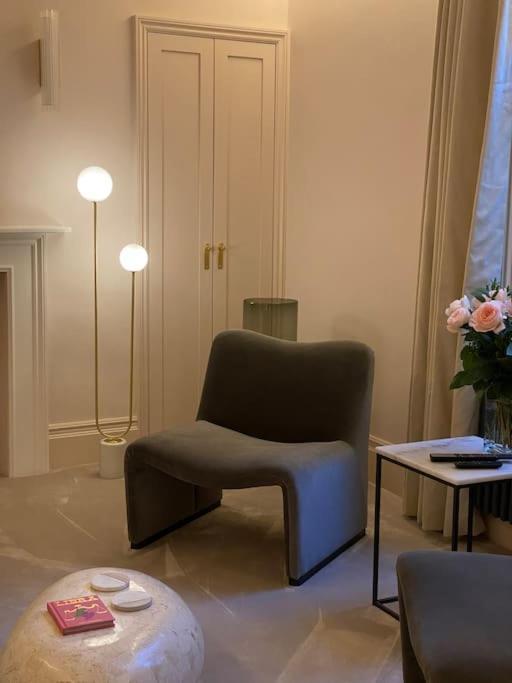 Luxury Georgian Apartment - 5 Minute Walk To Spa 바스 외부 사진