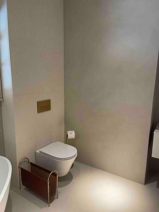 Luxury Georgian Apartment - 5 Minute Walk To Spa 바스 외부 사진