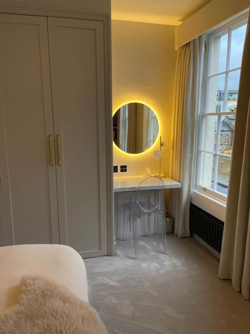 Luxury Georgian Apartment - 5 Minute Walk To Spa 바스 외부 사진